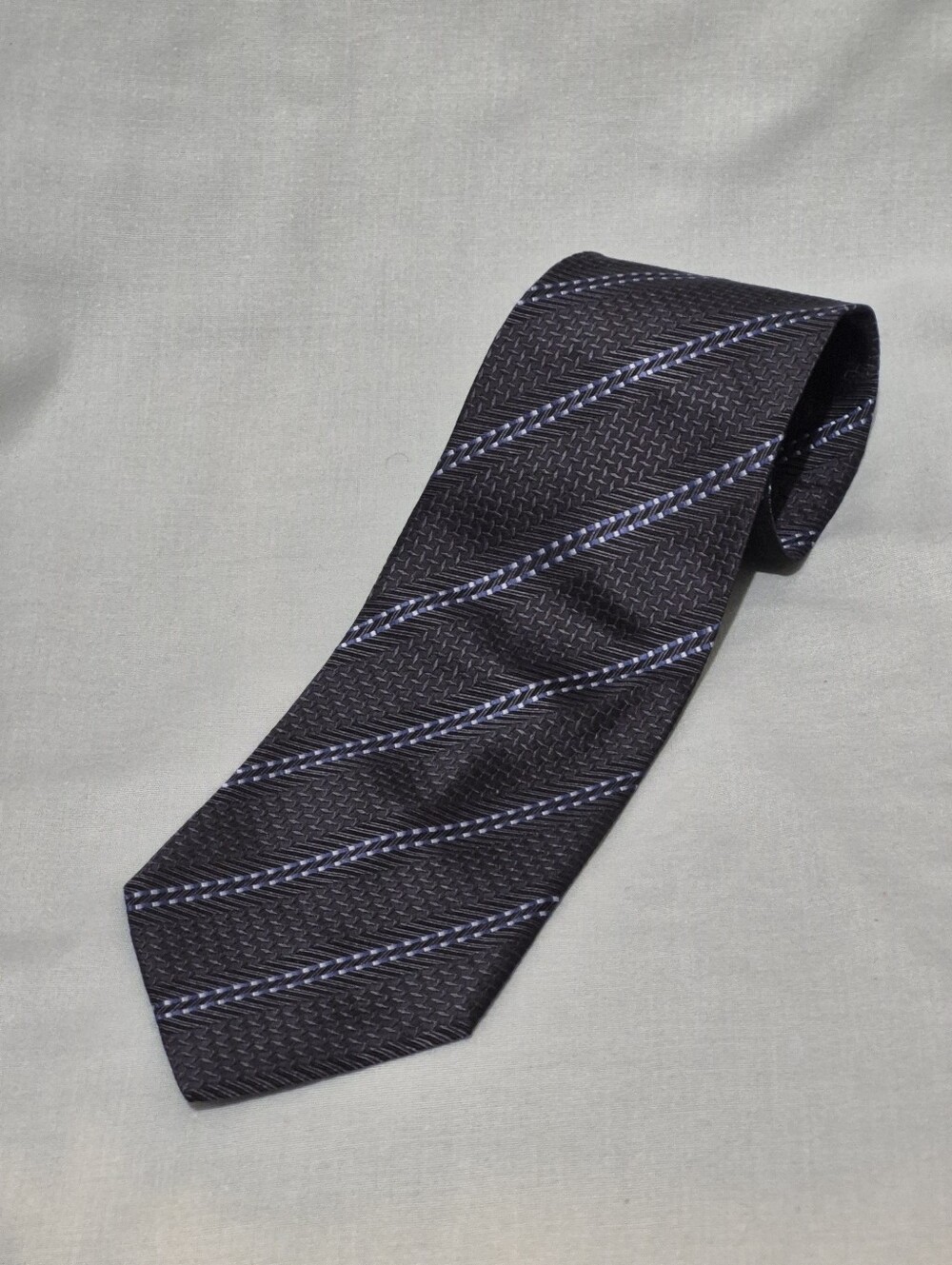 Pronto Uomo Grey Tie with Subtle Blue Diagonal Stripes